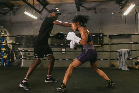 EVERLAST , ALYCİA BAUMGARDNER'I TAKIMA DAVET EDİYOR